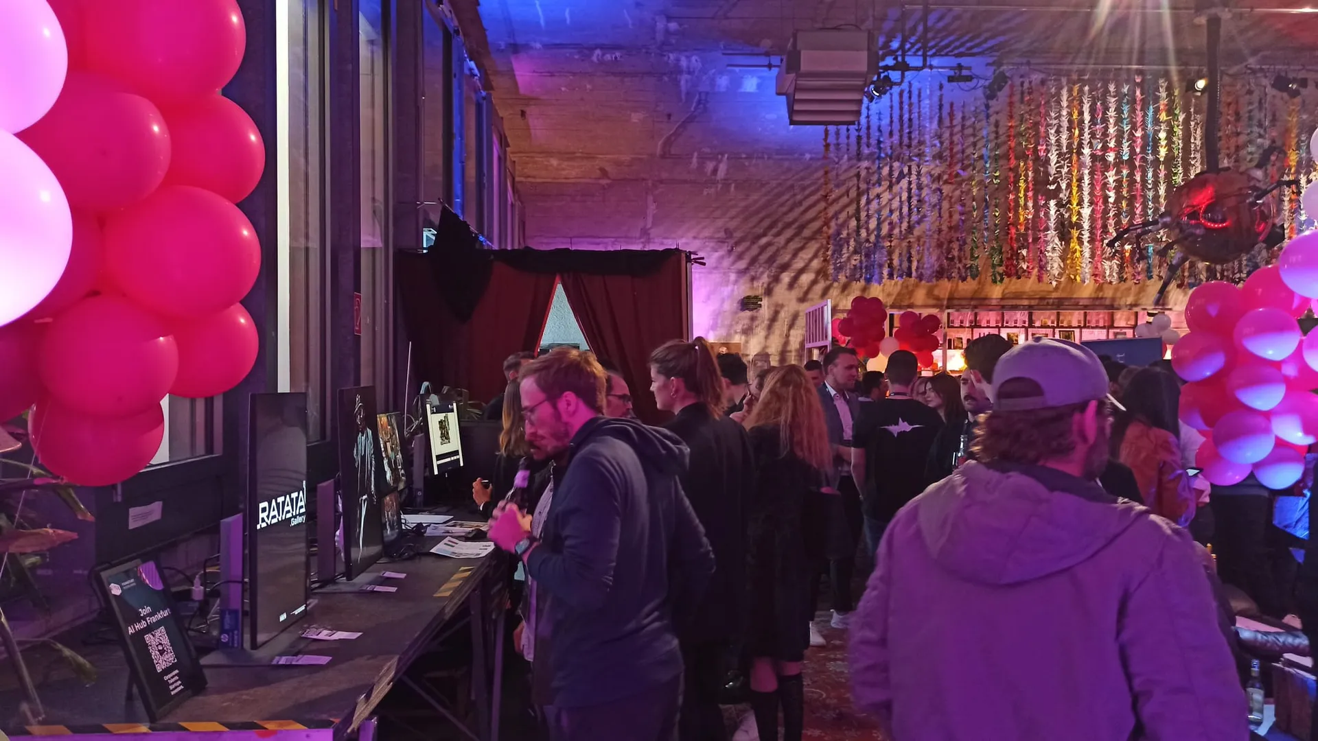 UAI Talent Night: mAI Edition – AI Vernissage, image 4 of 7